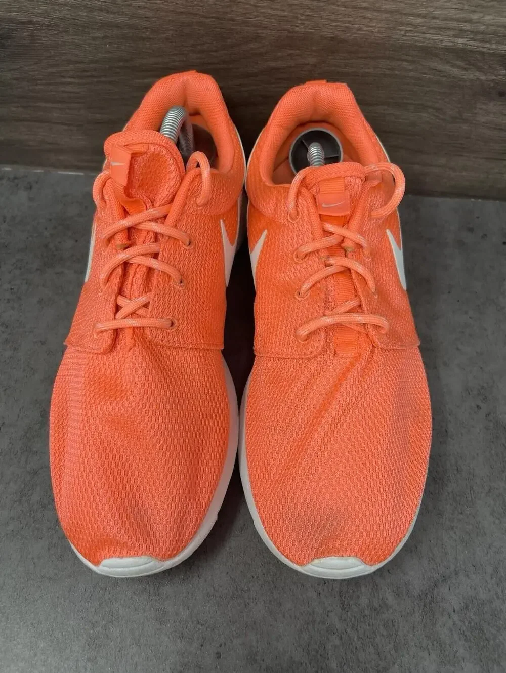 Nike Roshe One Sneakers Womens Size 11 Vibrant Orange Crimson 511882-811 - Picture 3 of 11
